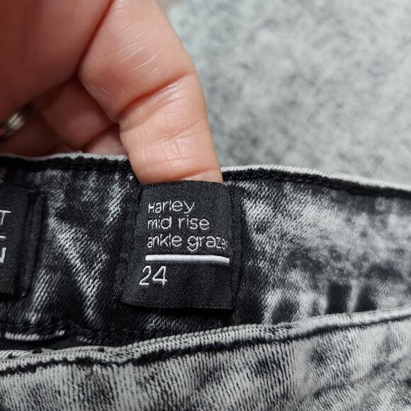 City Chic Women's Plus Size Harley Mid-Rise Ankle Grazer Black Acid Wash Jeans - Picture 6 of 8